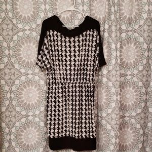 Womens short sleeve houndstooth dress